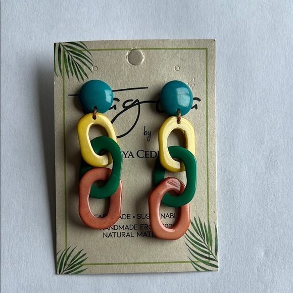New Tagua Fair Trade Earrings Ecuador - Picture 1 of 4